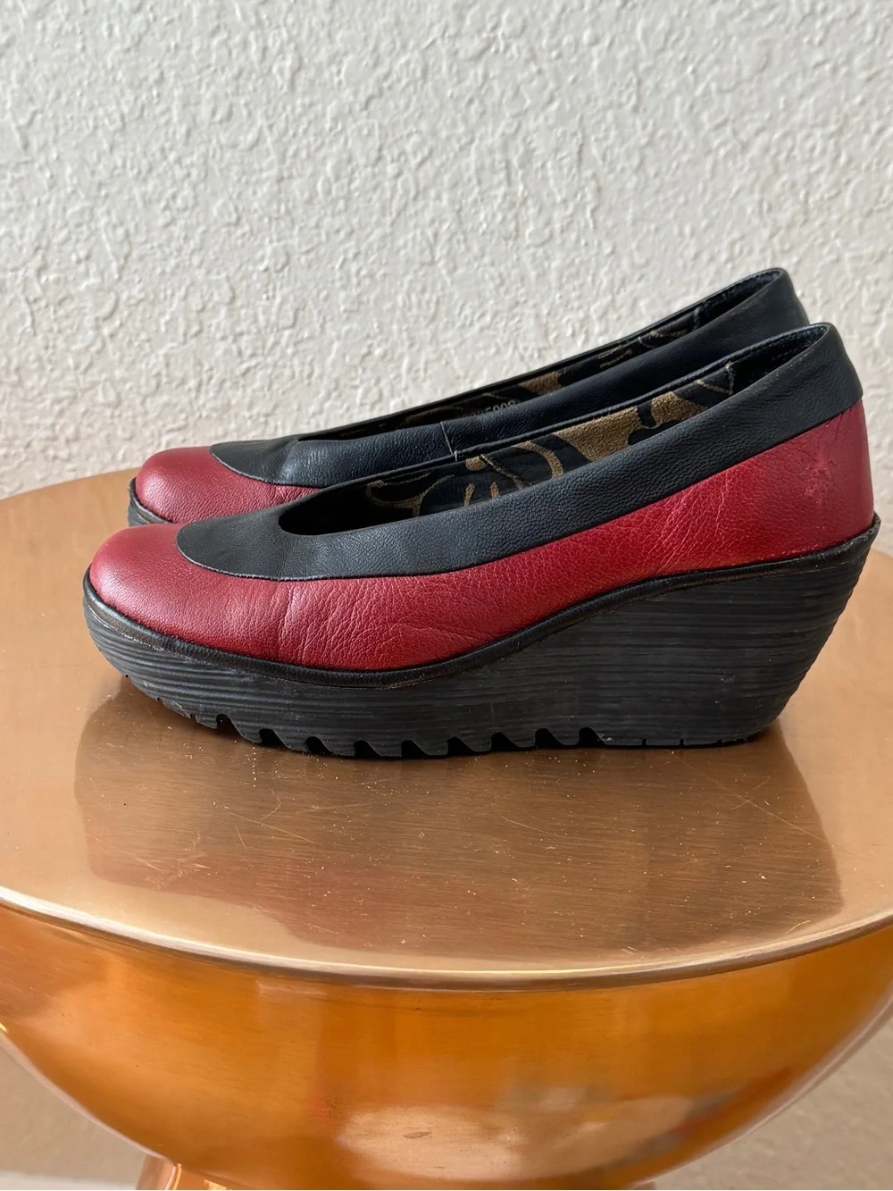Fly London Yoko Red & Black Leather Wedge Pumps - Size EU 37 / US 6.5